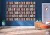 Grande bibliothèque murale remplissant un pan de mur bleu, étagères murales pour livre design et minimalistes